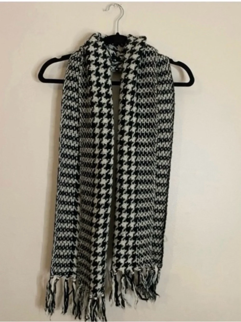 Black and White Houndstooth Knit Scarf - Women Accessories